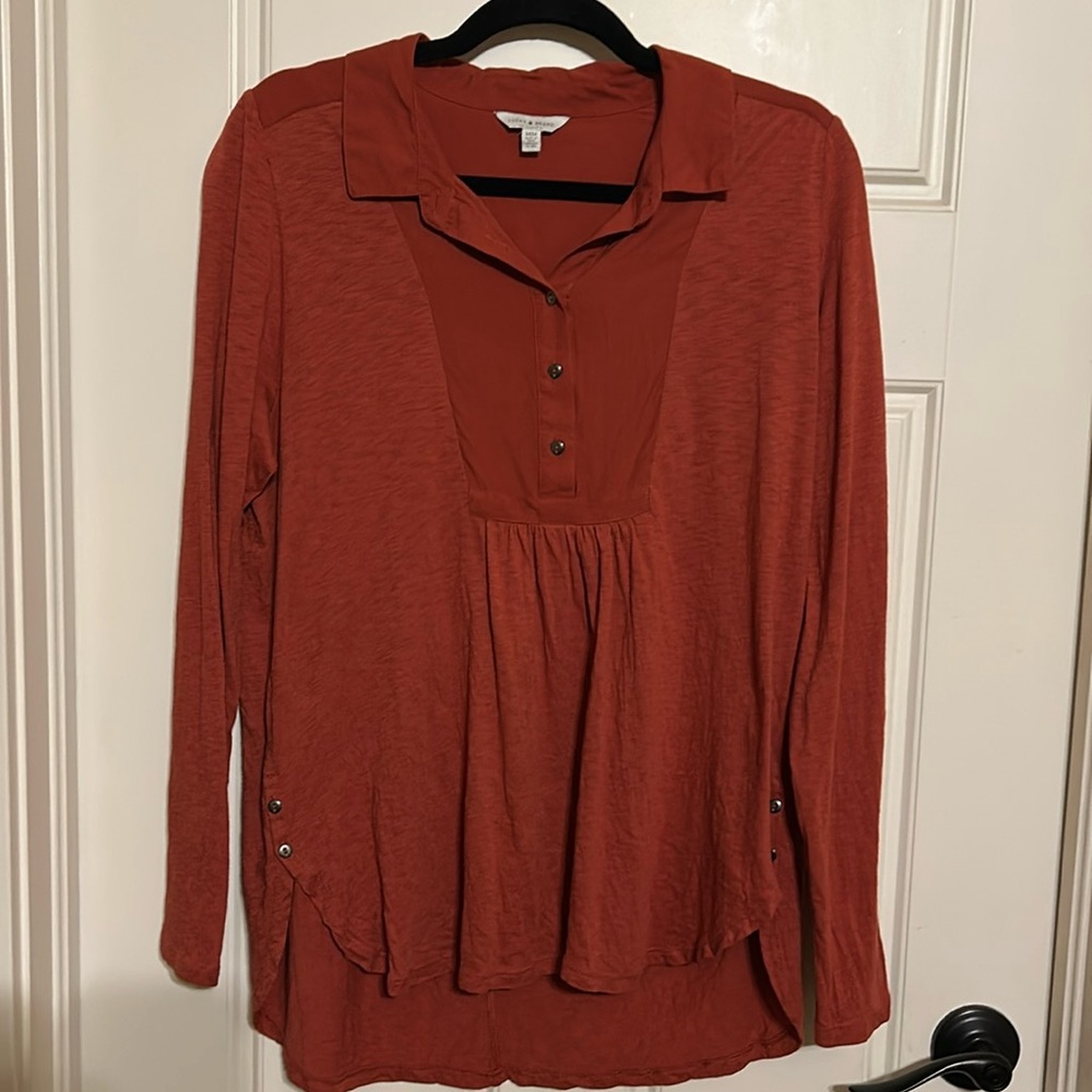 Lucky brand long sleeve shirt with button accents on the sides size medium